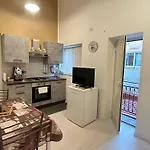 Laloggia House